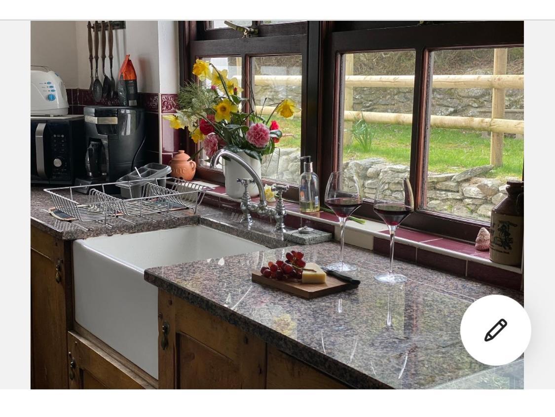 Beautiful Secluded Farmhouse With Hot Tub Villa Barmouth Exterior foto