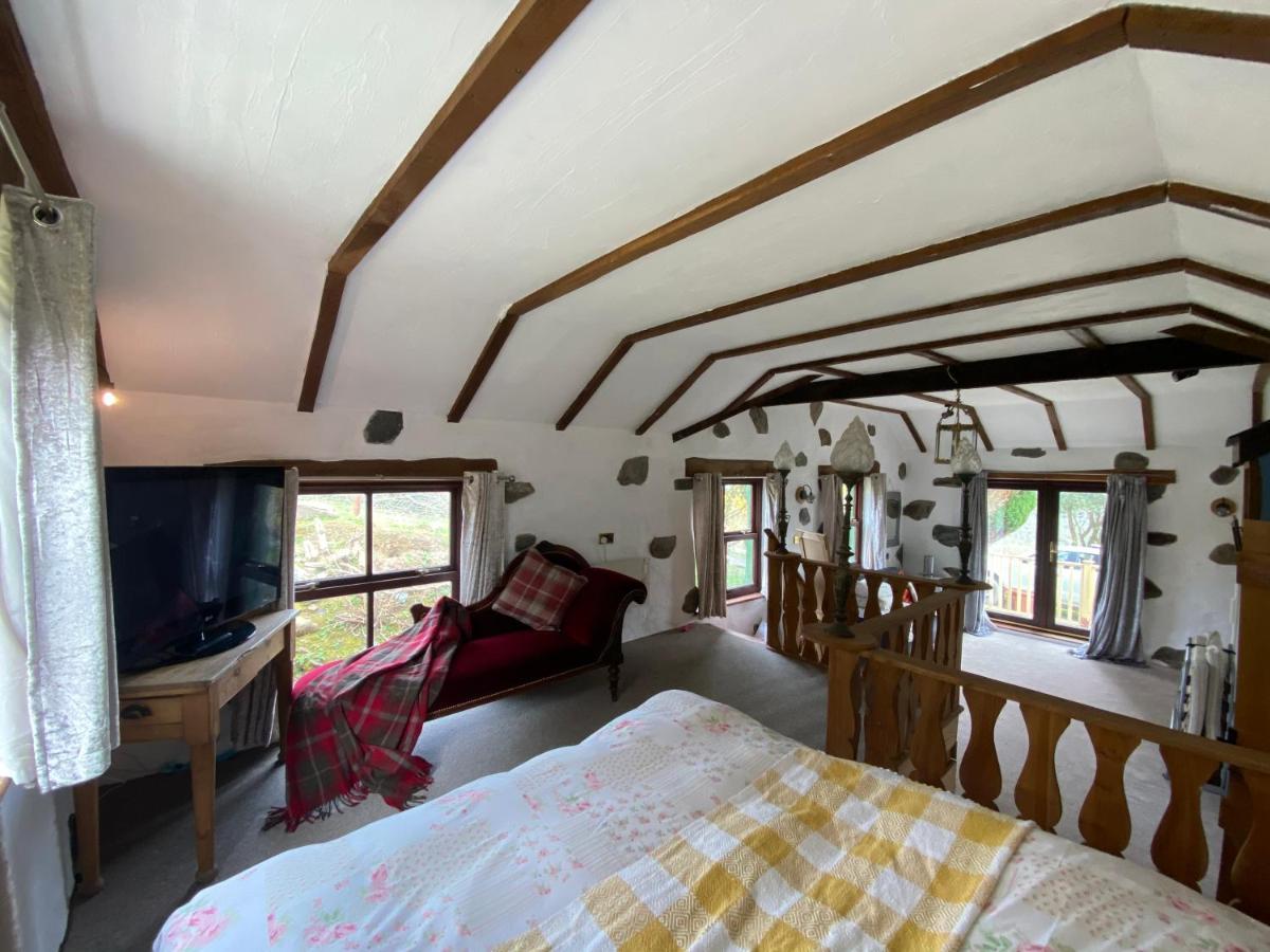 Beautiful Secluded Farmhouse With Hot Tub Villa Barmouth Exterior foto