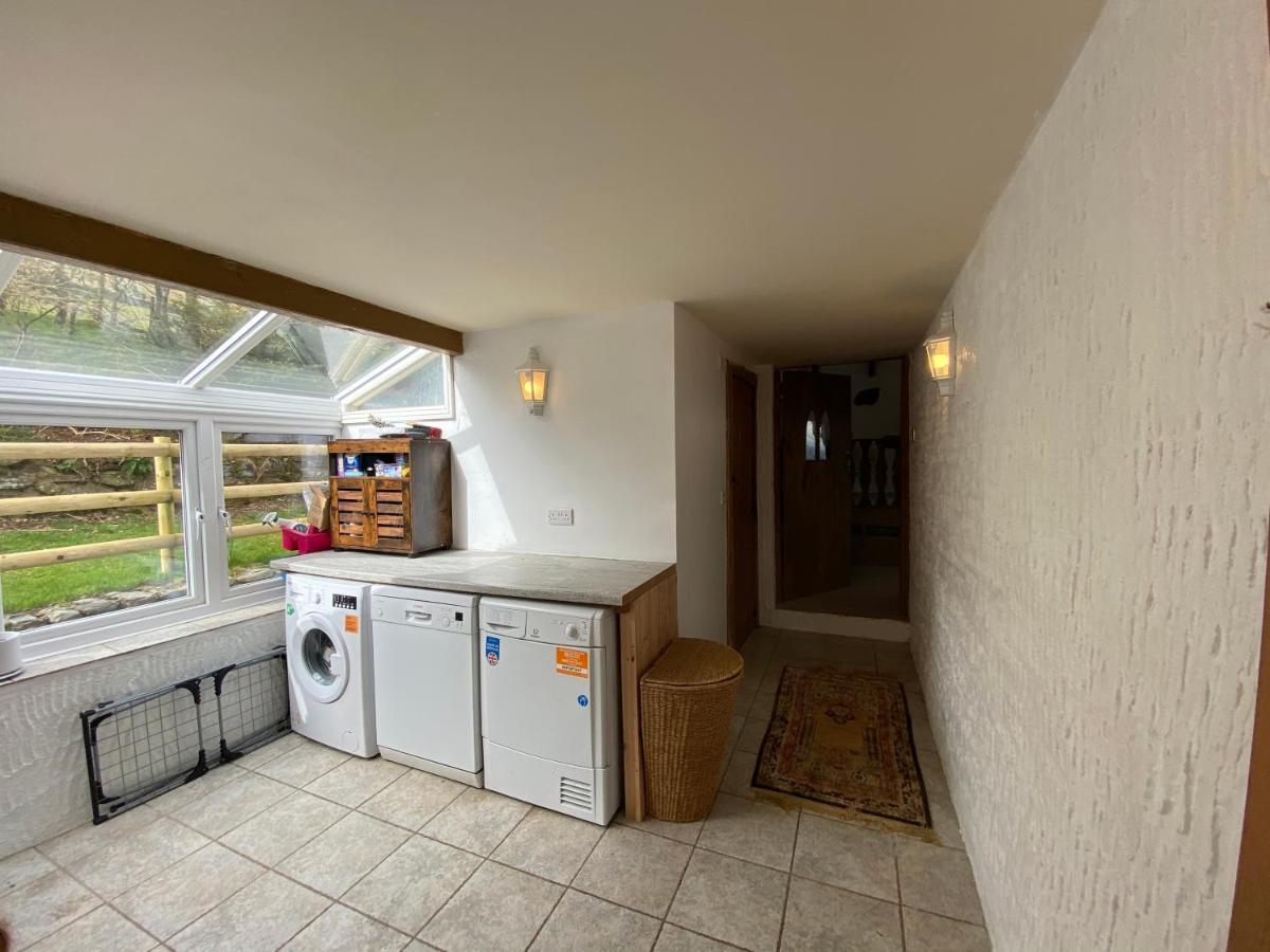 Beautiful Secluded Farmhouse With Hot Tub Villa Barmouth Exterior foto