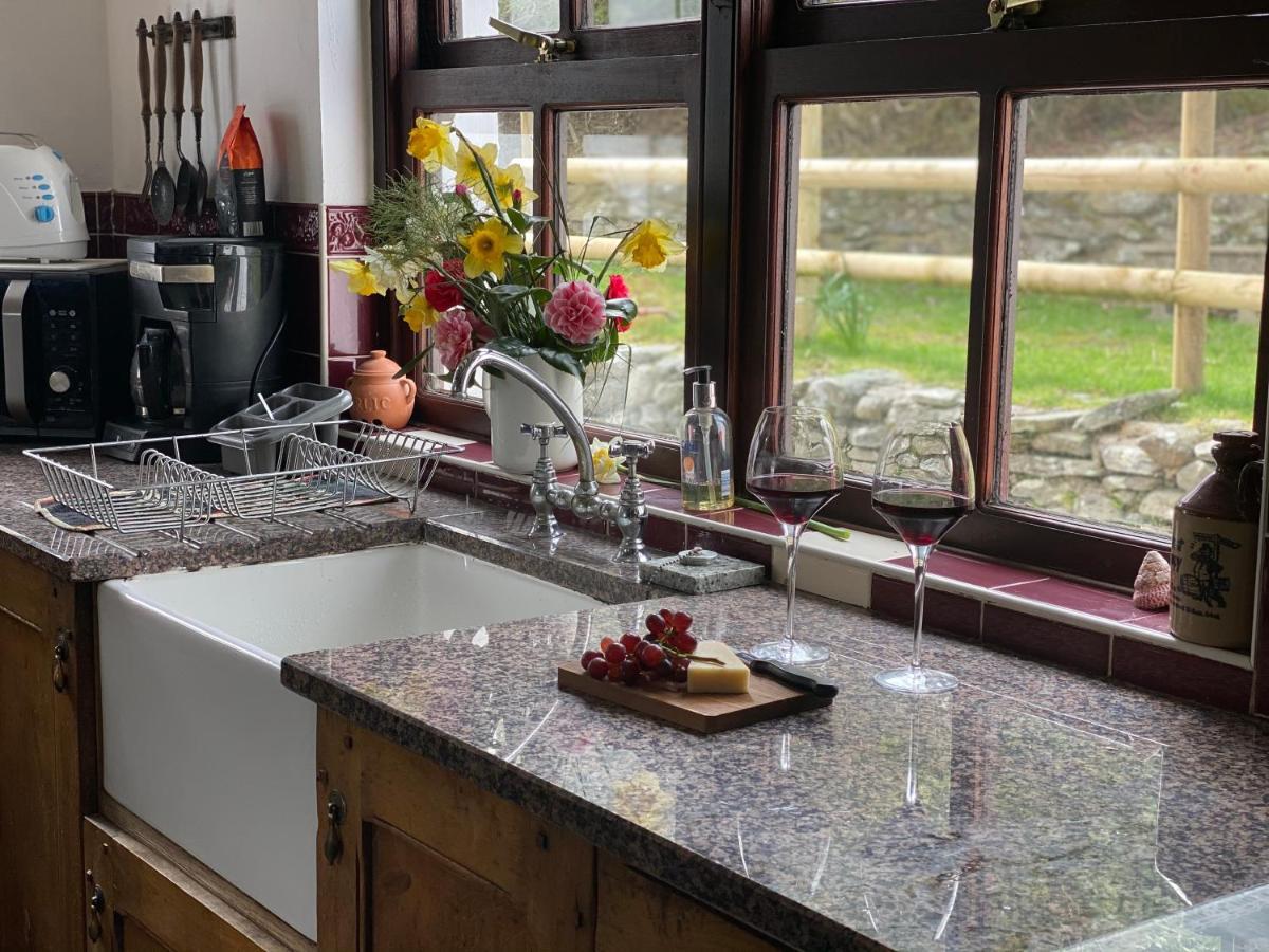Beautiful Secluded Farmhouse With Hot Tub Villa Barmouth Exterior foto