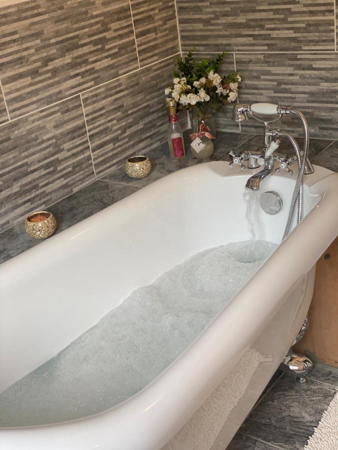 Beautiful Secluded Farmhouse With Hot Tub Villa Barmouth Exterior foto